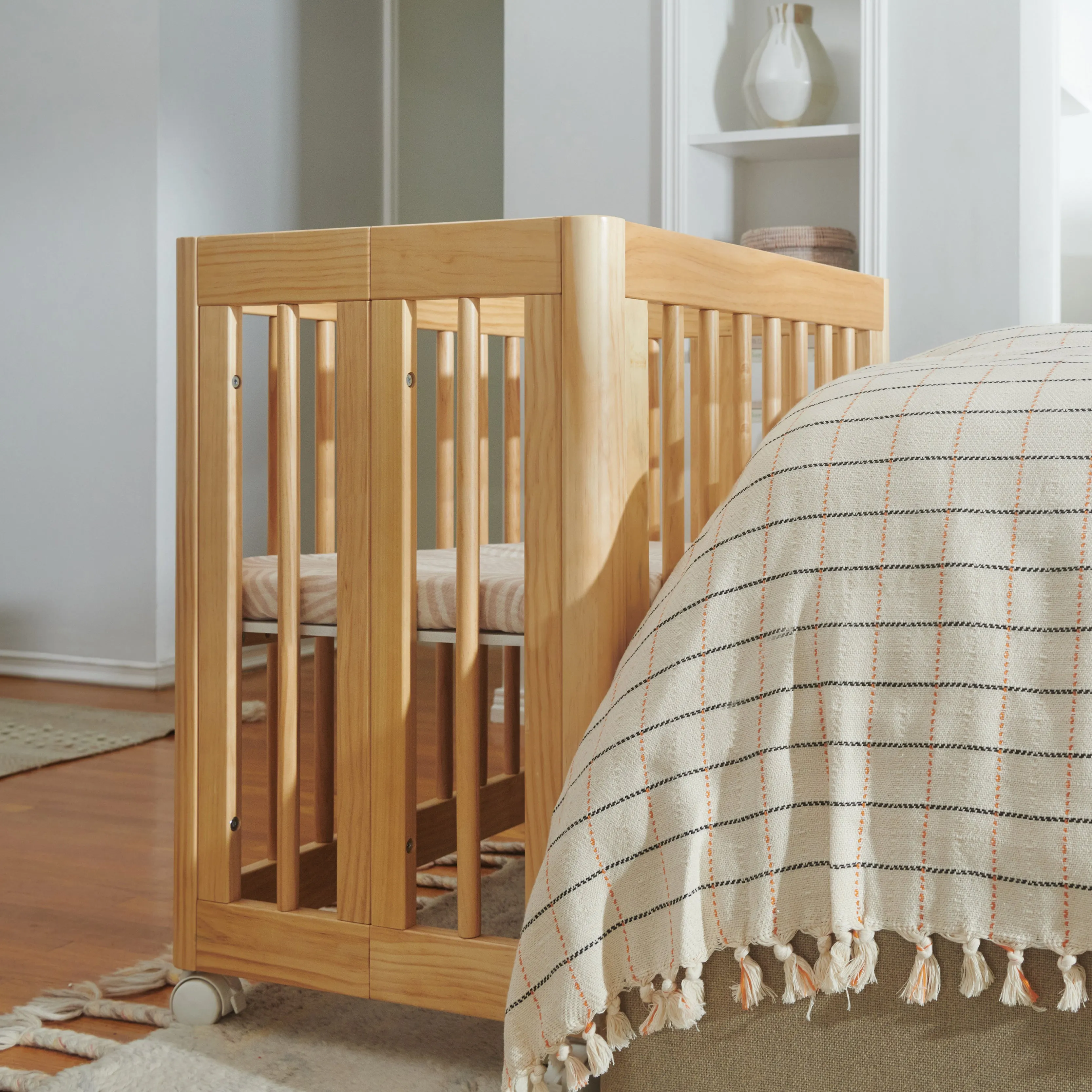 All-Stages Bassinet Sheet in GOTS-Certified Organic Muslin Cotton - Oat Stripe