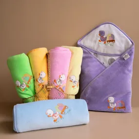 Tinycare Hooded Cozy and Warm Chariot Print Cotton Baby Wrapper Tinycare Hooded Cozy and Warm Chariot Print Cotton Baby Wrapper